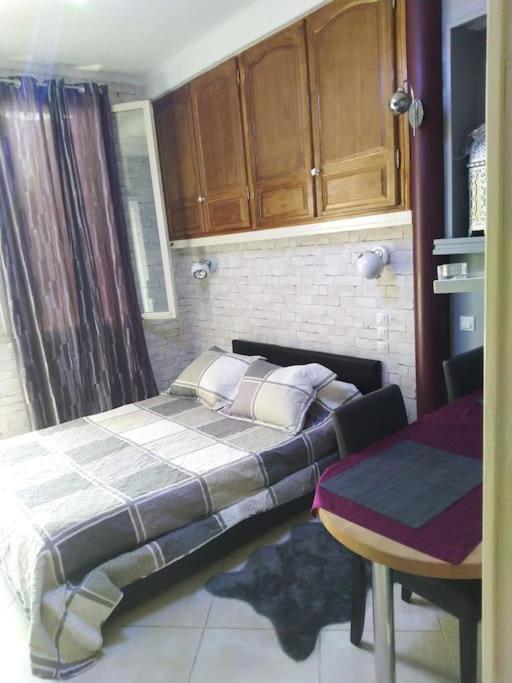 Studio Ideal Pour Deux Voyageurs Sur Marsella Exterior foto