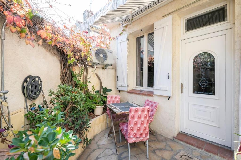Studio Ideal Pour Deux Voyageurs Sur Marsella Exterior foto